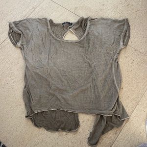Brandy open back soft lose tee. Grey/brown color